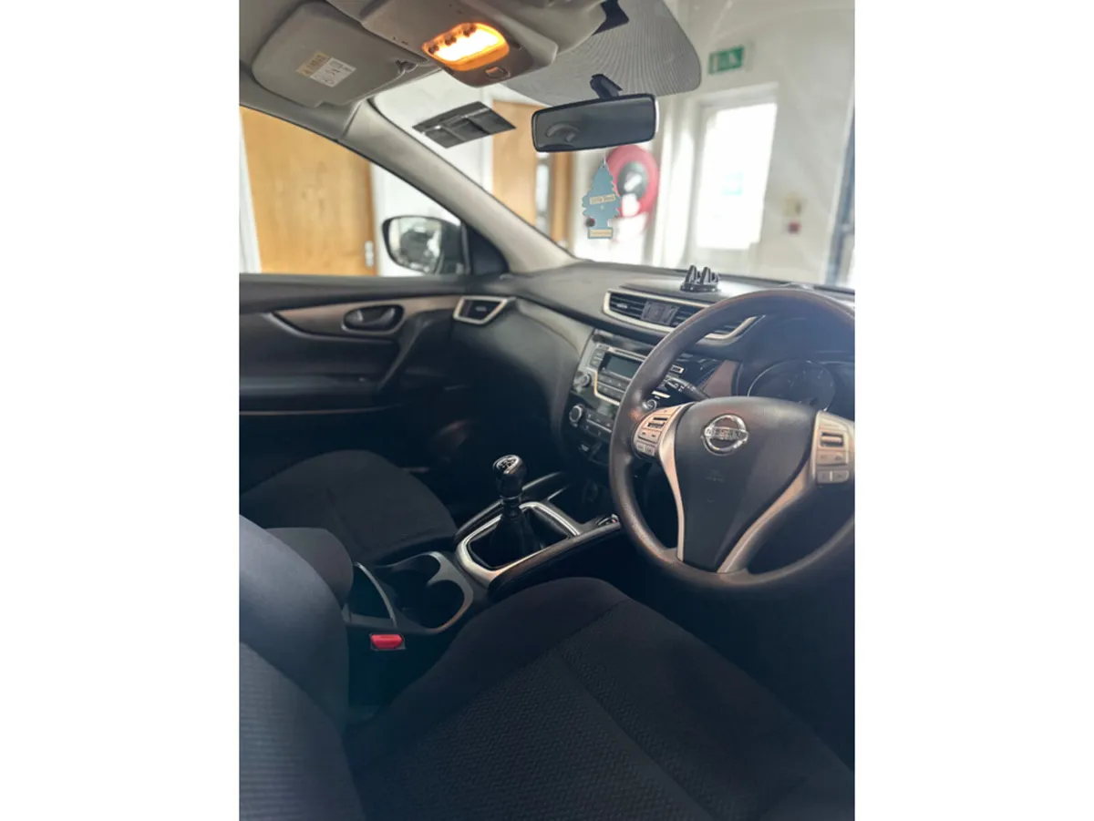 Nissan Qashqai MPV, Petrol, 2017, Black