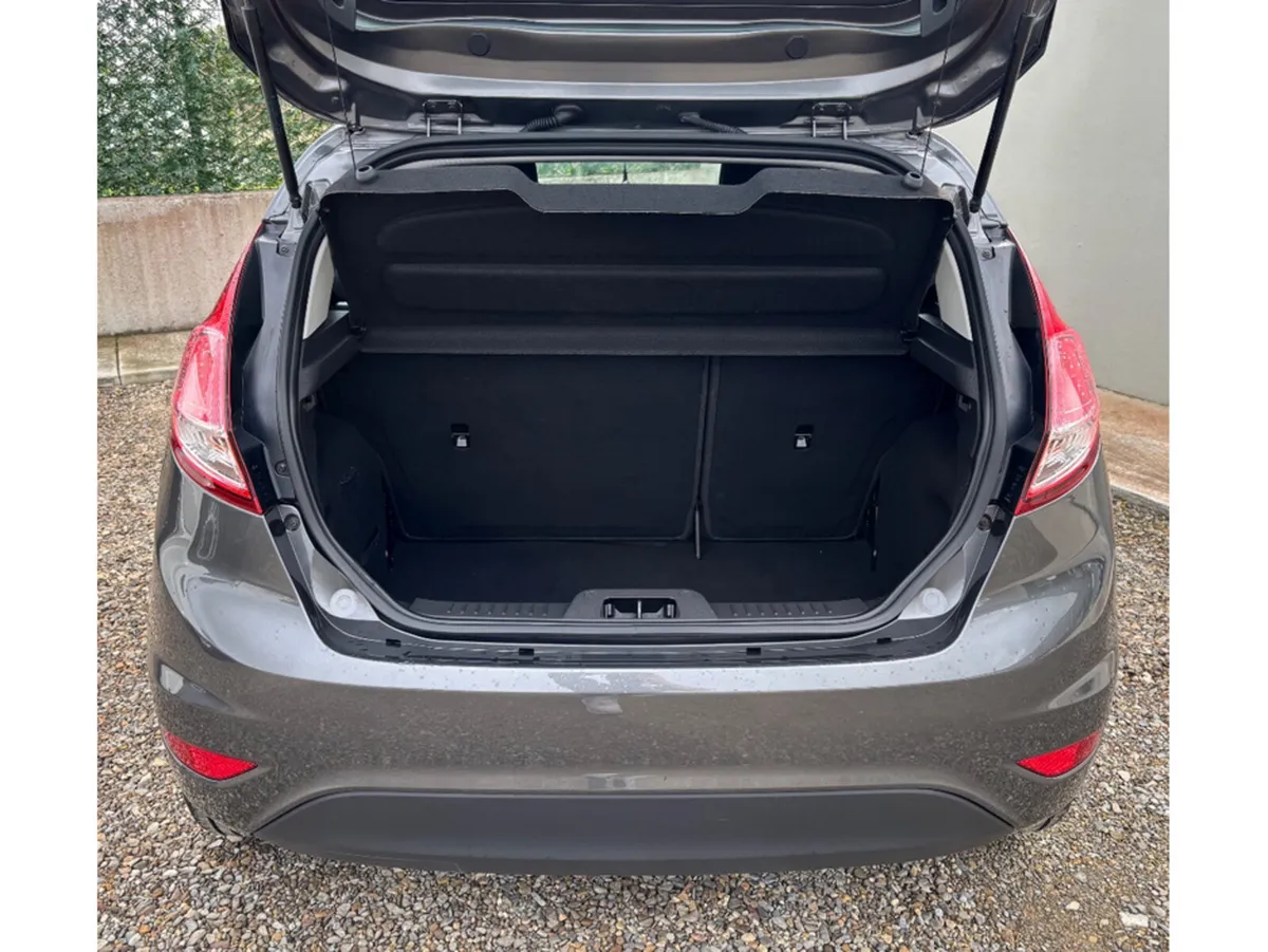 Ford Fiesta Hatchback, Petrol, 2016, Grey