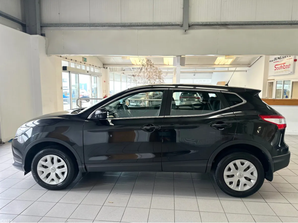 Nissan Qashqai MPV, Petrol, 2017, Black