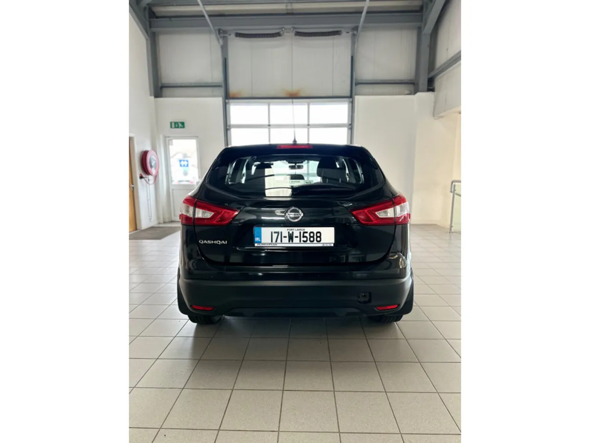 Nissan Qashqai MPV, Petrol, 2017, Black