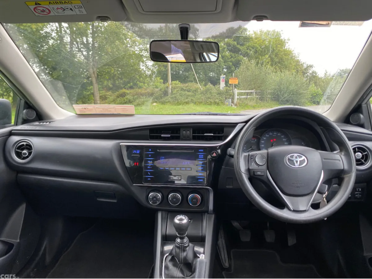 Toyota Corolla Saloon, Petrol, 2018, Grey