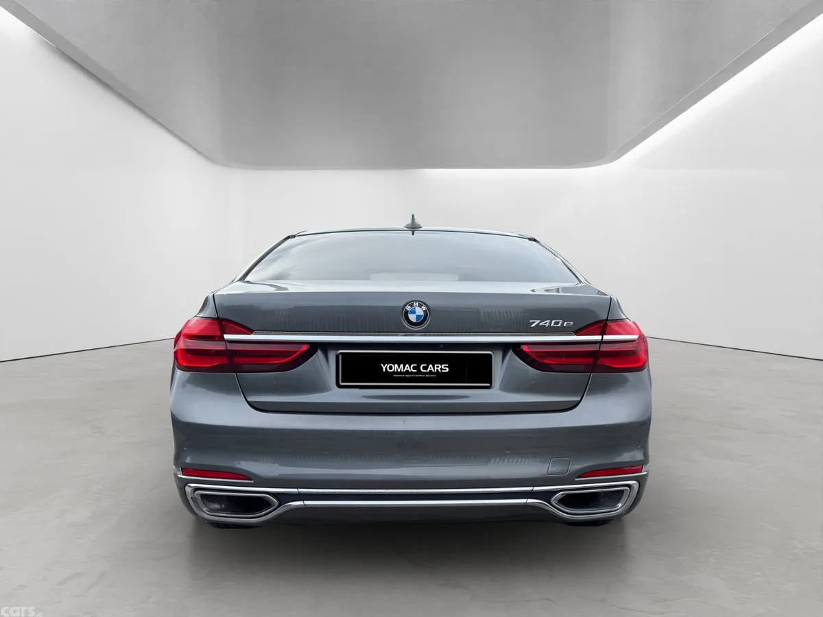 BMW 7-Series Saloon, Petrol Plug-in Hybrid, 2019, Grey