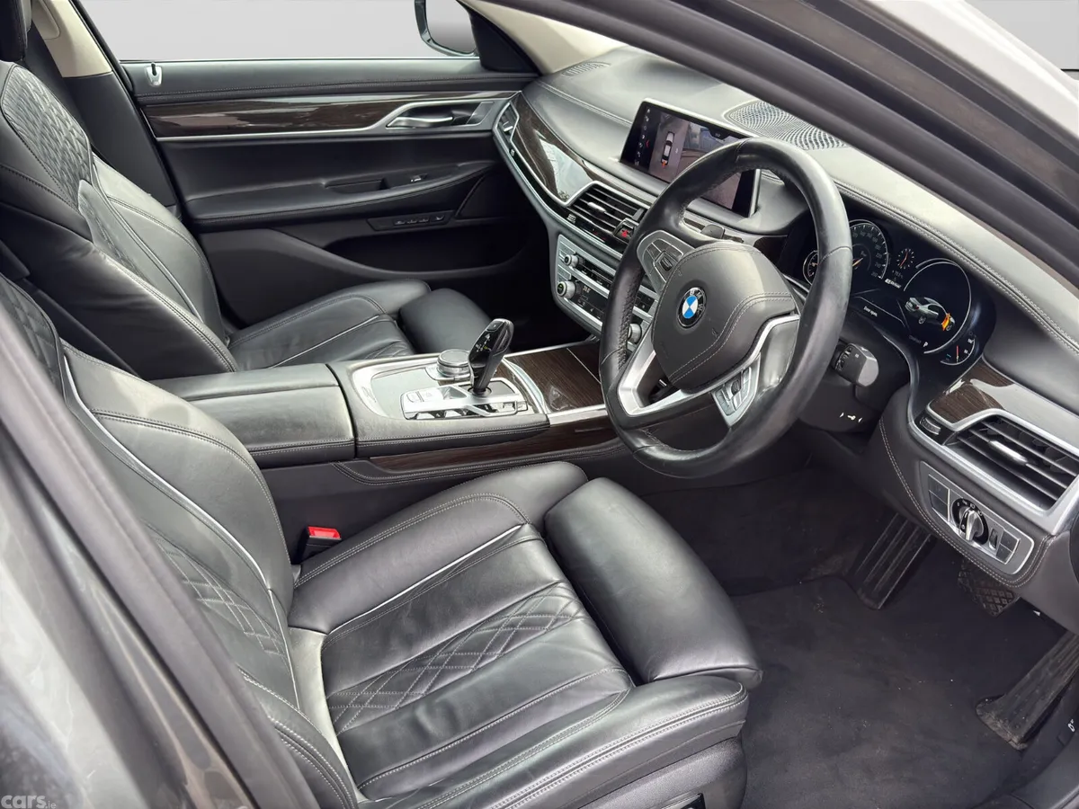 BMW 7-Series Saloon, Petrol Plug-in Hybrid, 2019, Grey