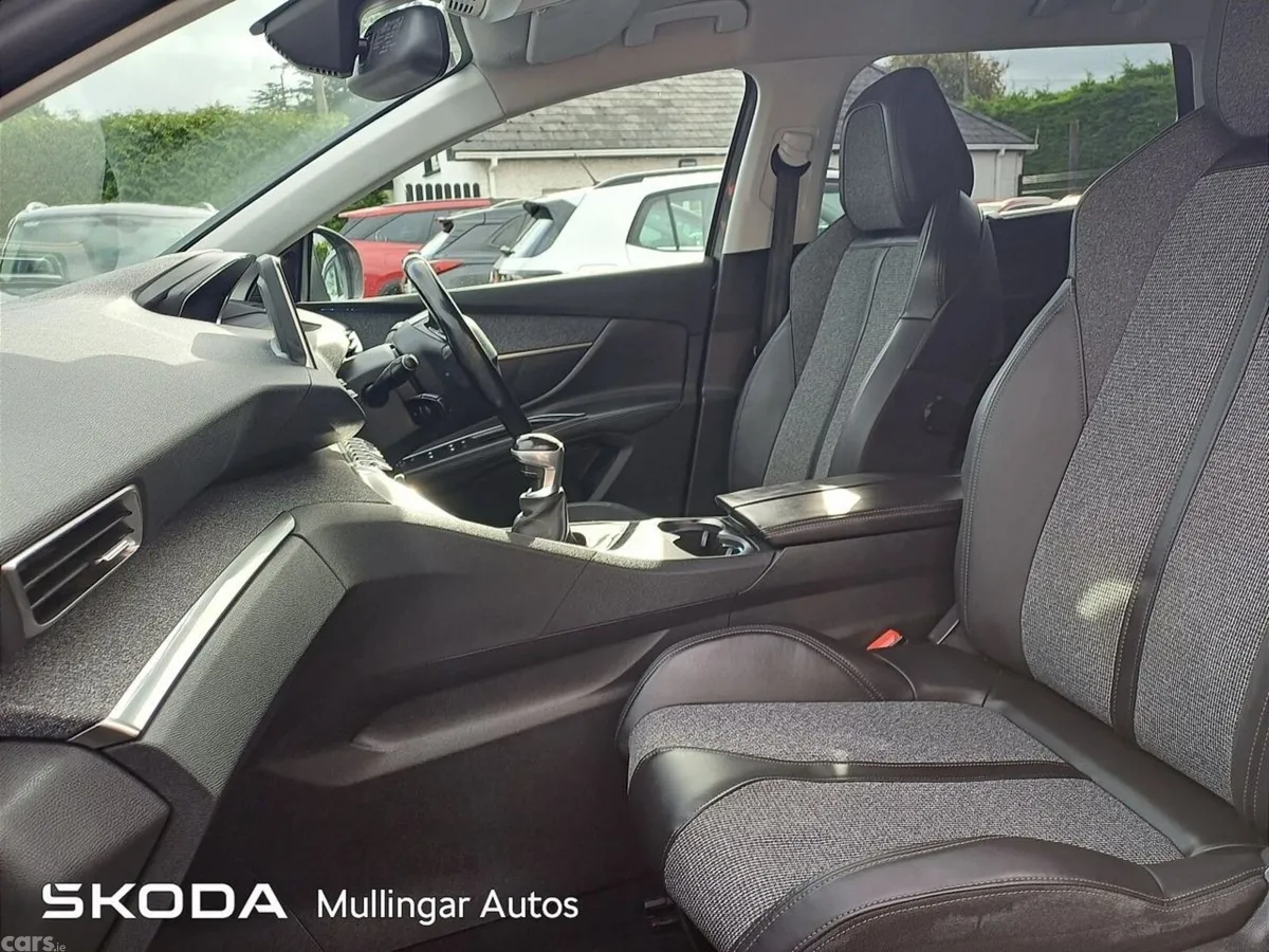 Peugeot 5008 MPV, Diesel, 2019, Grey