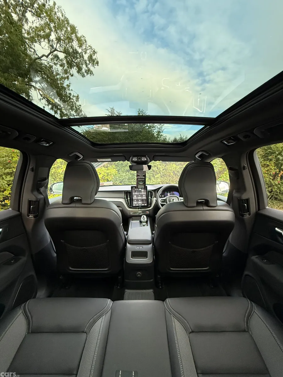 Volvo XC60 SUV, Petrol Plug-in Hybrid, 2026, Black