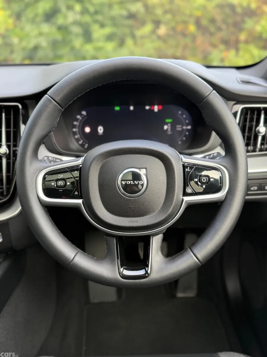 Volvo XC60 SUV, Petrol Plug-in Hybrid, 2026, Black