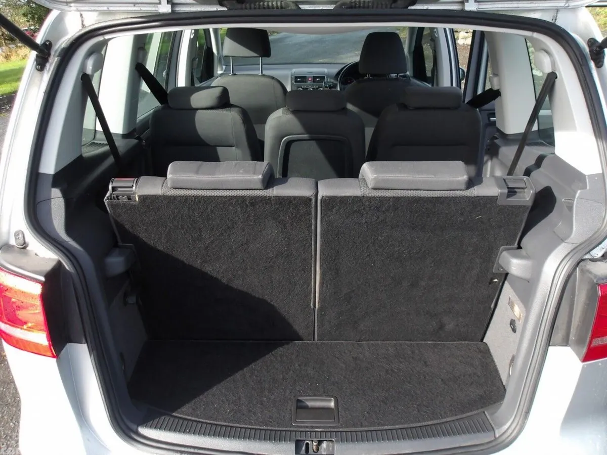 Volkswagen Touran MPV, Diesel, 2014, Silver