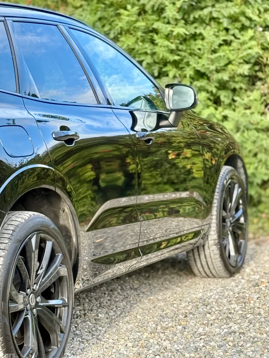 Volvo XC60 SUV, Petrol Plug-in Hybrid, 2026, Black