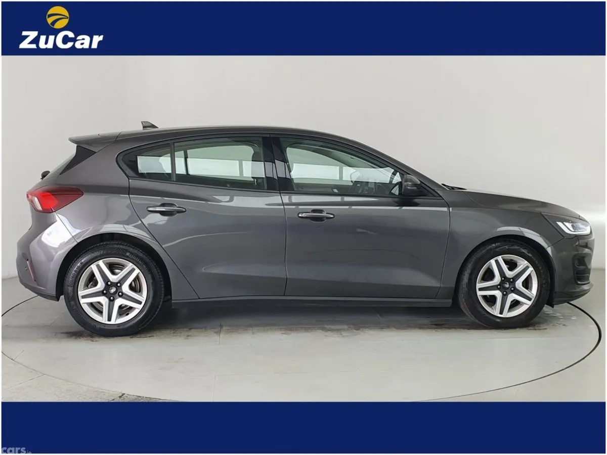 Ford Focus Hatchback, Diesel, 2022, Grey