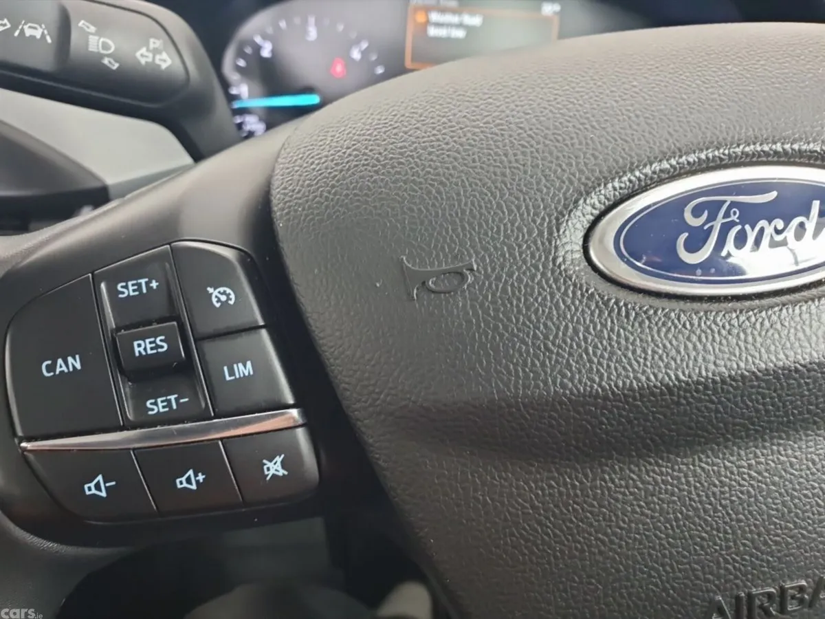 Ford Focus Hatchback, Diesel, 2022, Grey