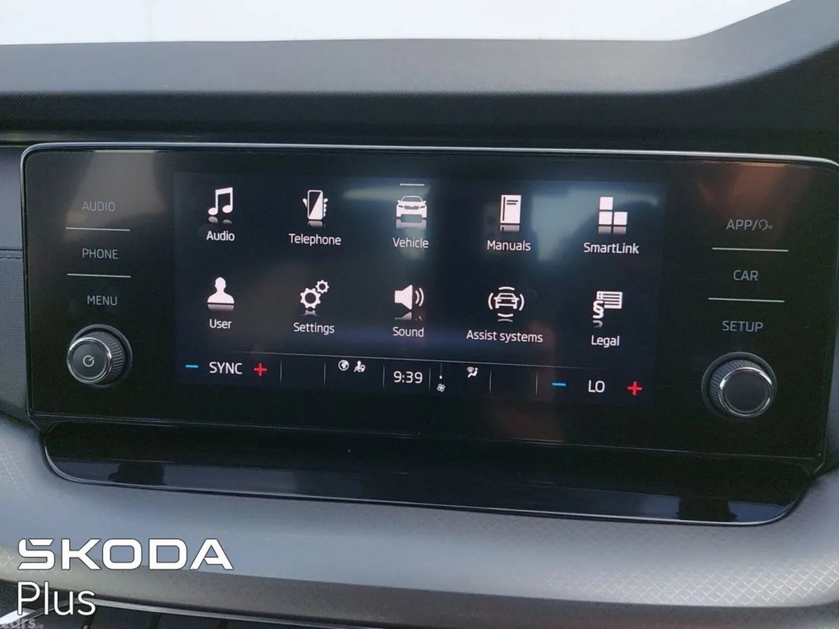 Skoda Octavia Saloon, Diesel, 2024, Silver