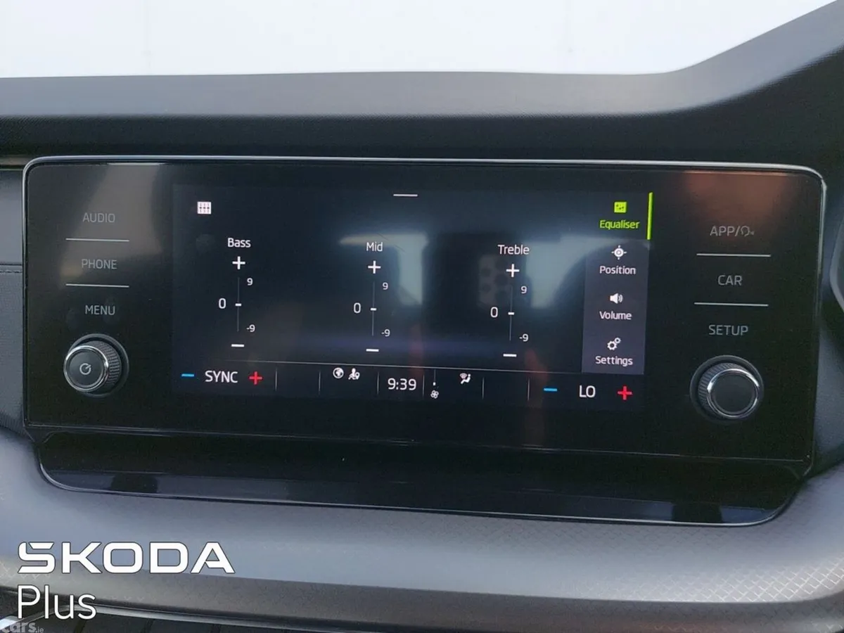 Skoda Octavia Saloon, Diesel, 2024, Silver