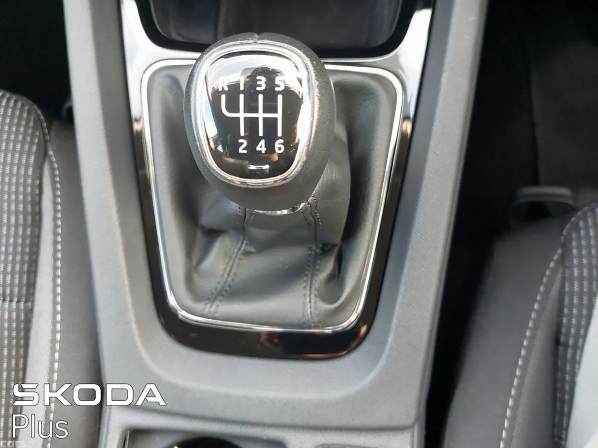 Skoda Octavia Saloon, Diesel, 2024, Silver