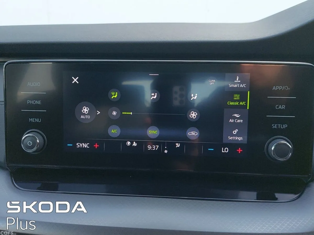 Skoda Octavia Saloon, Diesel, 2024, Silver