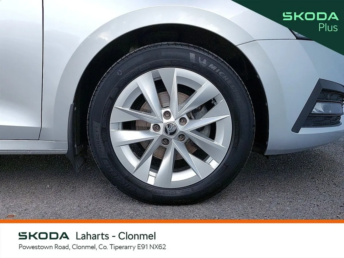 Skoda Octavia Saloon, Diesel, 2024, Silver