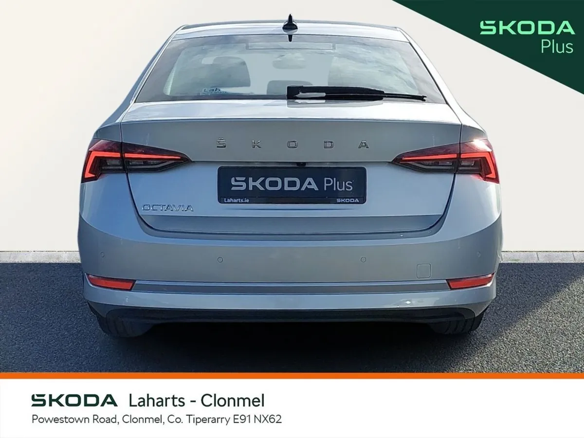 Skoda Octavia Saloon, Diesel, 2024, Silver