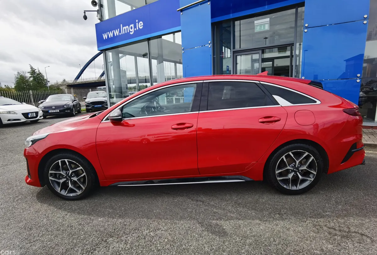 Kia Ceed Hatchback, Petrol, 2019, Red