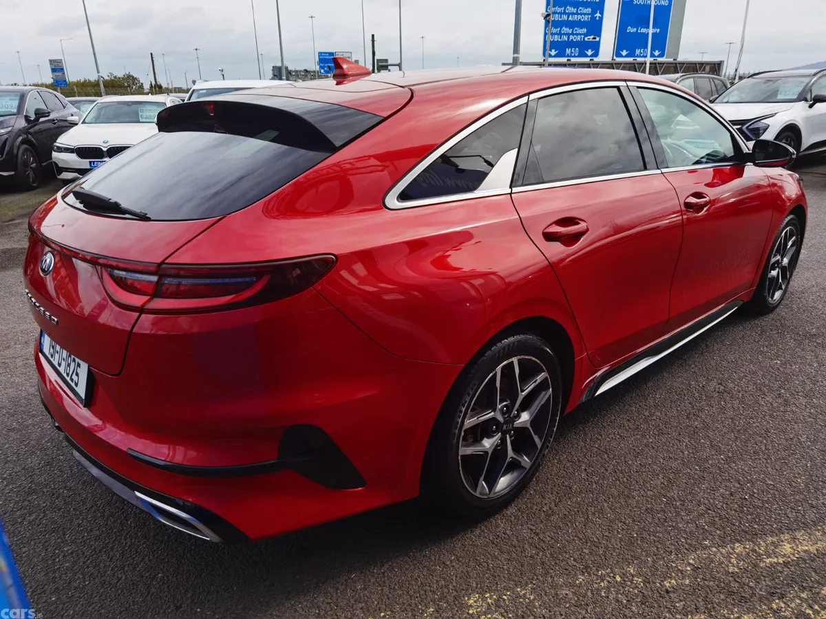 Kia Ceed Hatchback, Petrol, 2019, Red