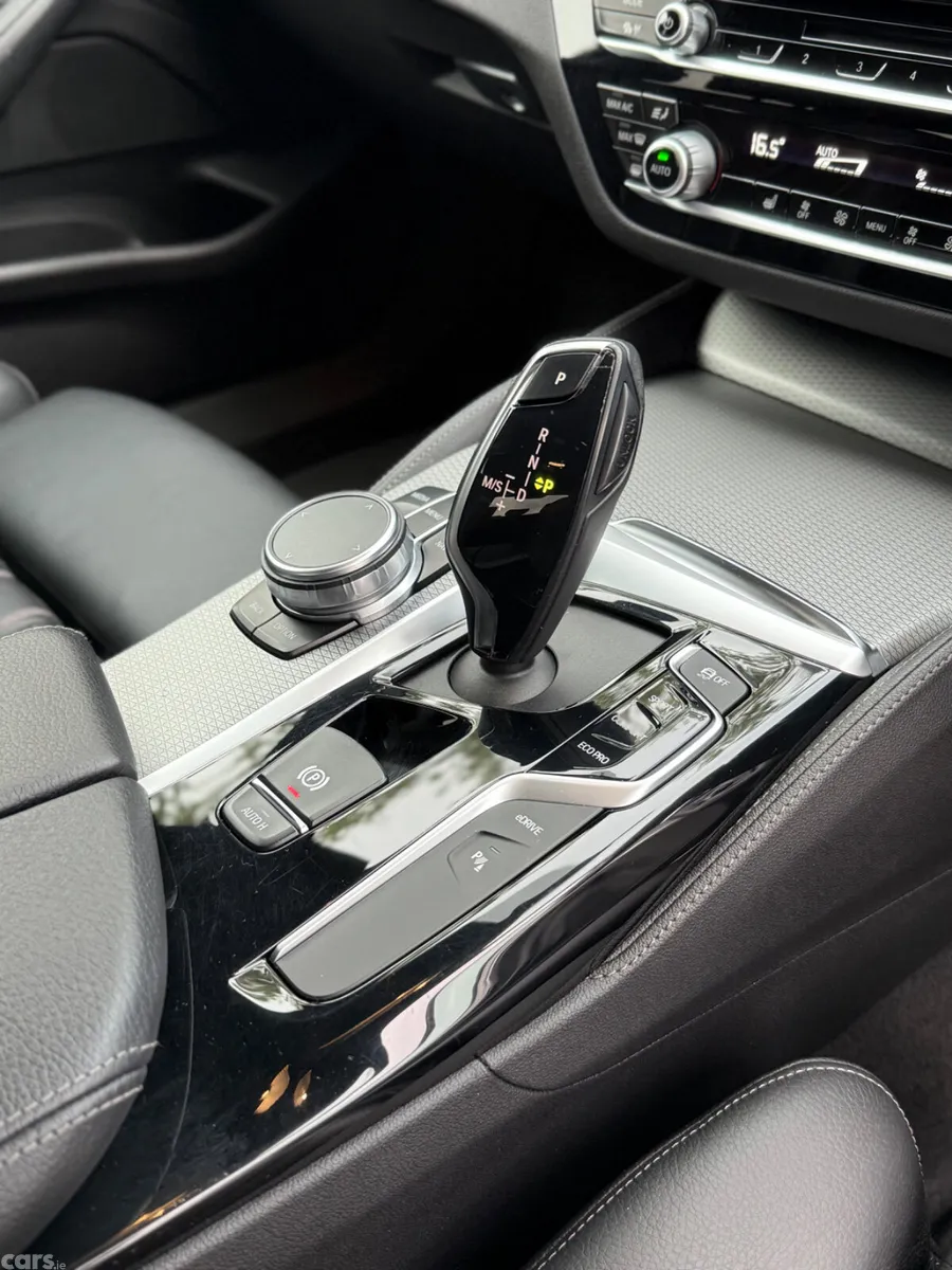 BMW 5-Series Saloon, Petrol Plug-in Hybrid, 2019, Black