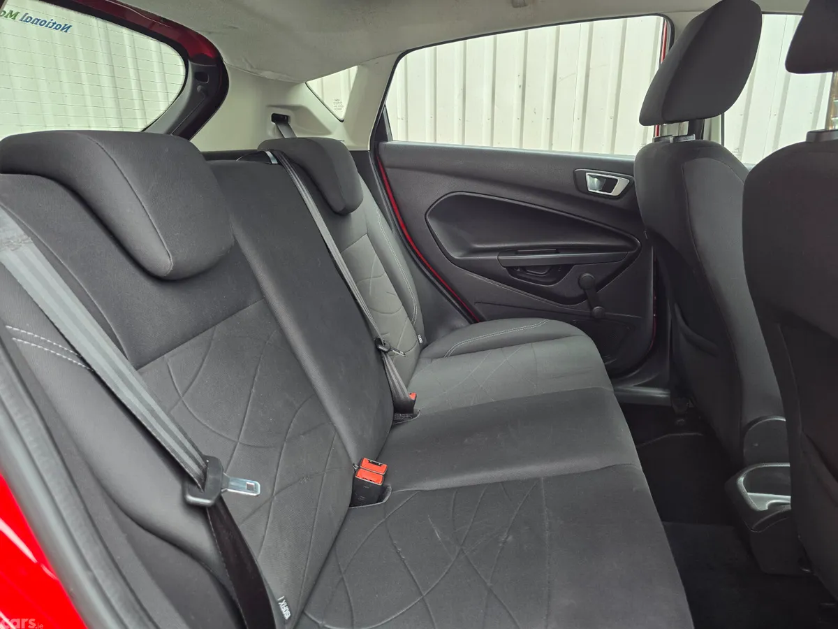 Ford Fiesta Hatchback, Petrol, 2017, Red