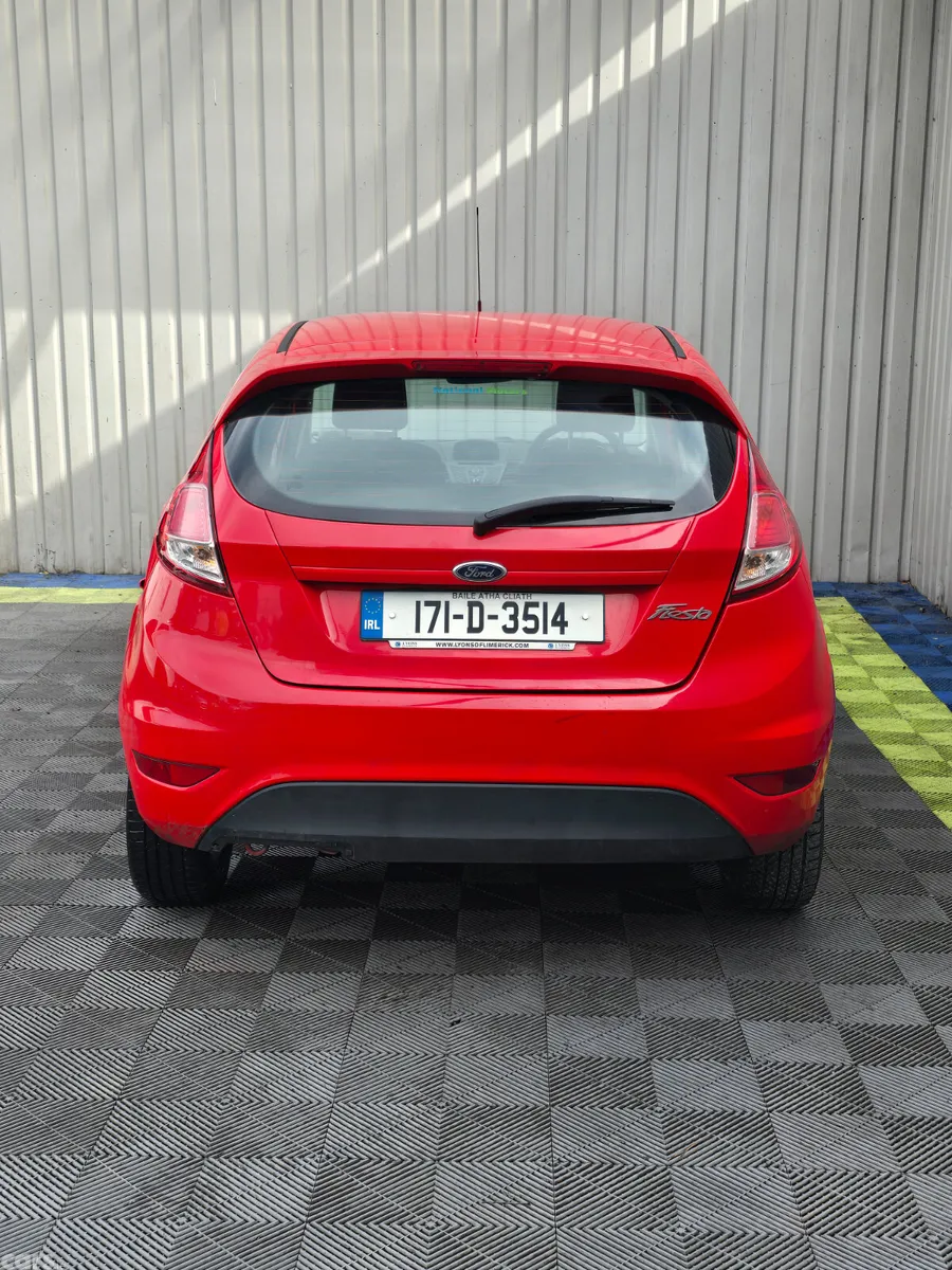 Ford Fiesta Hatchback, Petrol, 2017, Red