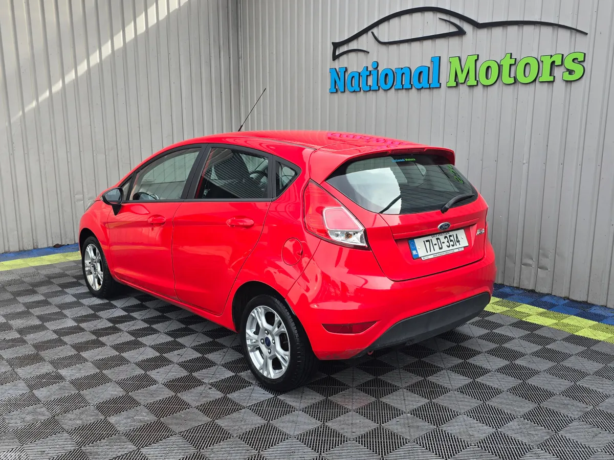 Ford Fiesta Hatchback, Petrol, 2017, Red