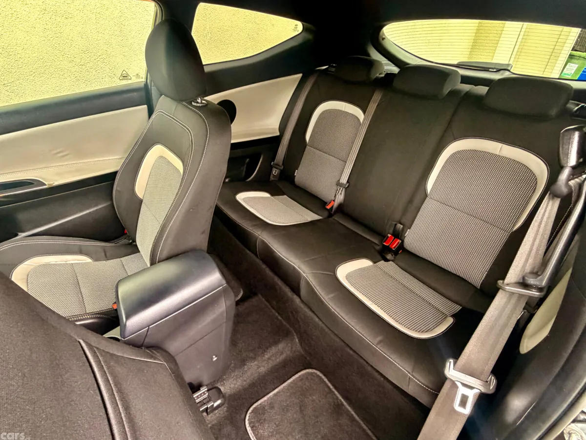 Kia Ceed Hatchback, Diesel, 2013, Black