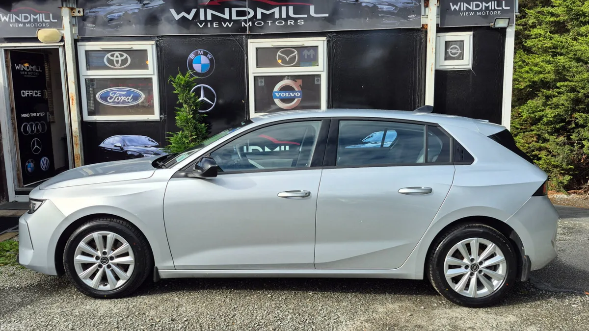 Opel Astra Hatchback, Diesel, 2023, Grey