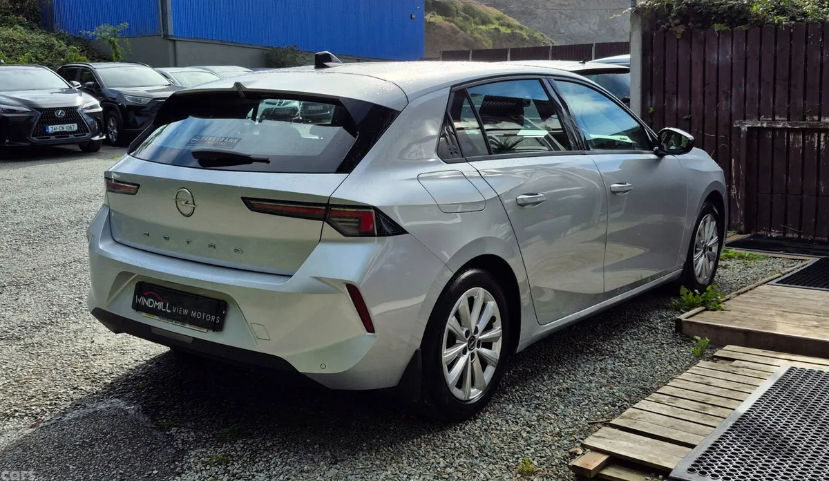 Opel Astra Hatchback, Diesel, 2023, Grey