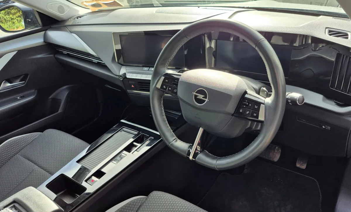 Opel Astra Hatchback, Diesel, 2023, Grey