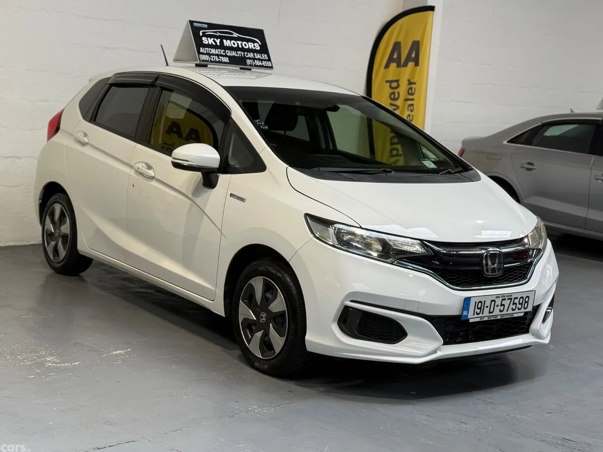 Honda Fit Hatchback, Petrol Hybrid, 2019, White