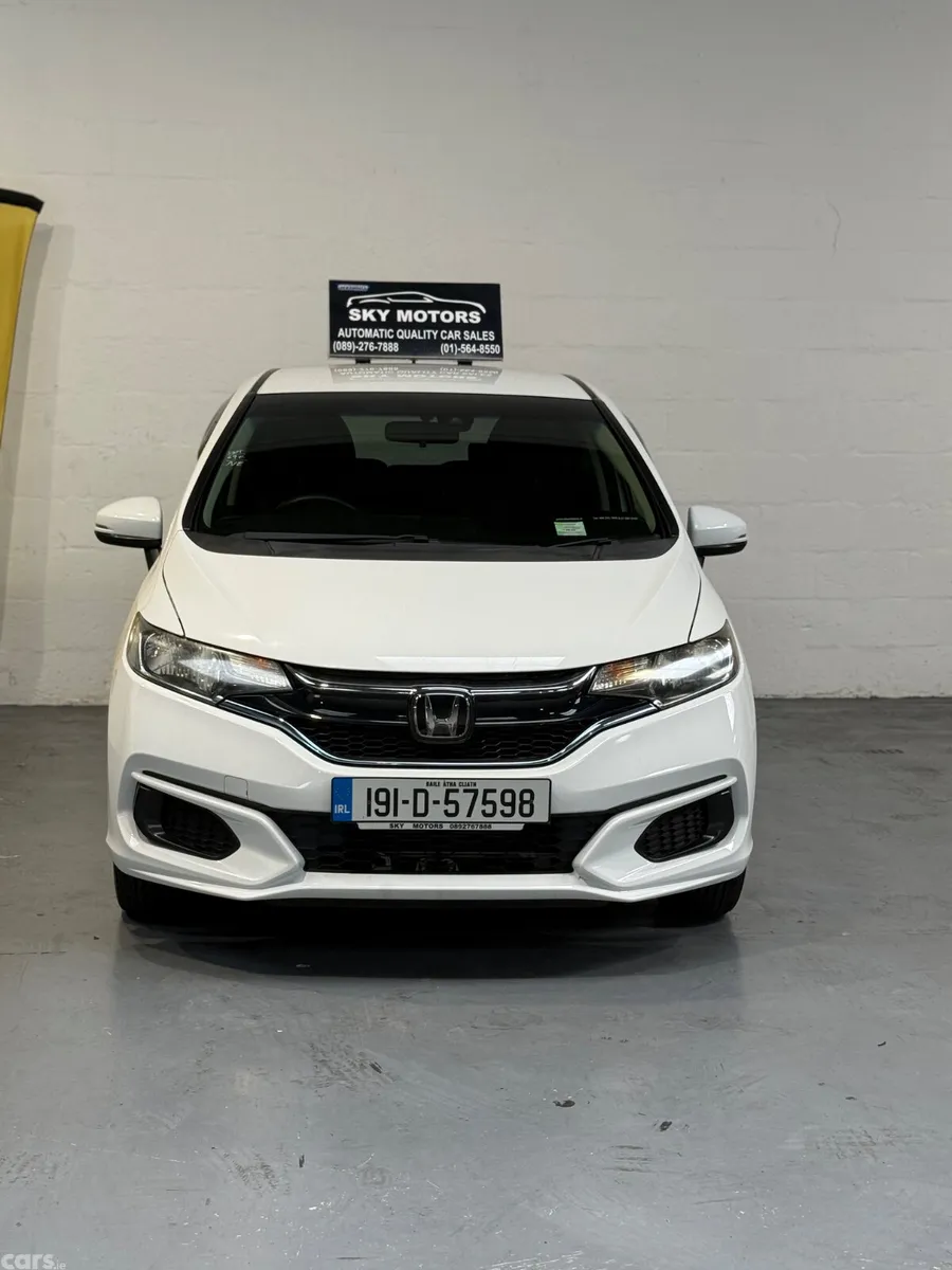 Honda Fit Hatchback, Petrol Hybrid, 2019, White