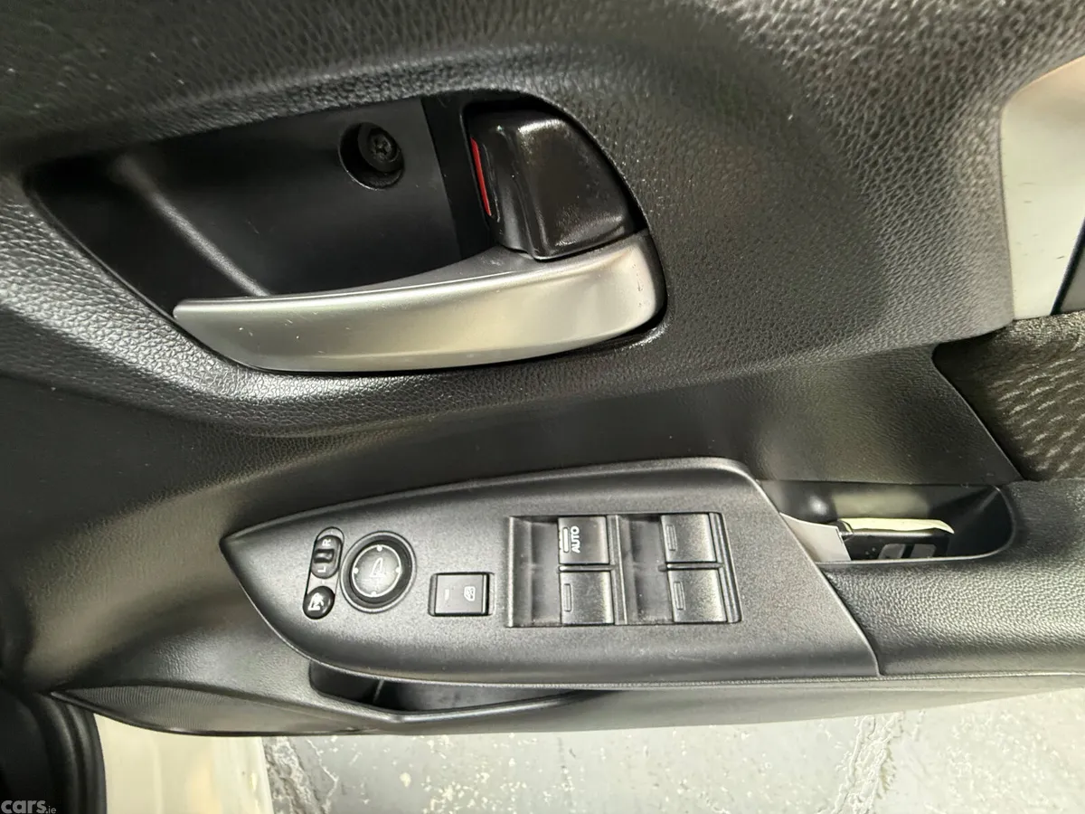 Honda Fit Hatchback, Petrol Hybrid, 2019, White