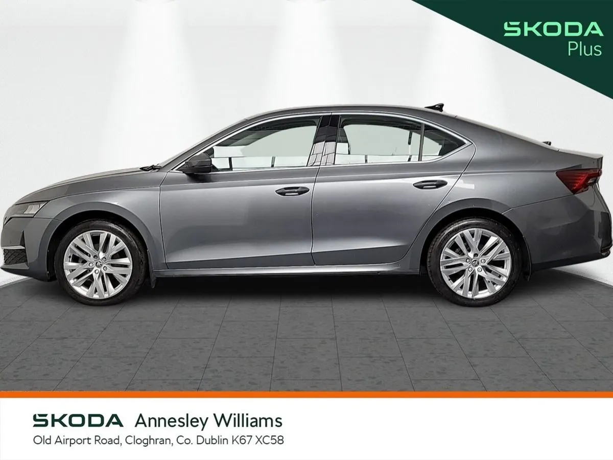 Skoda Octavia Saloon, Petrol, 2024, Grey