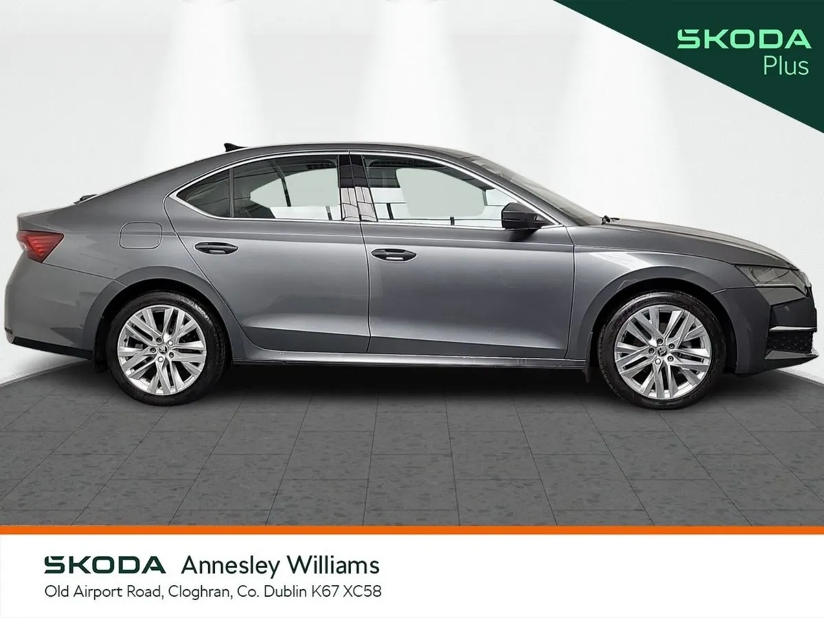 Skoda Octavia Saloon, Petrol, 2024, Grey