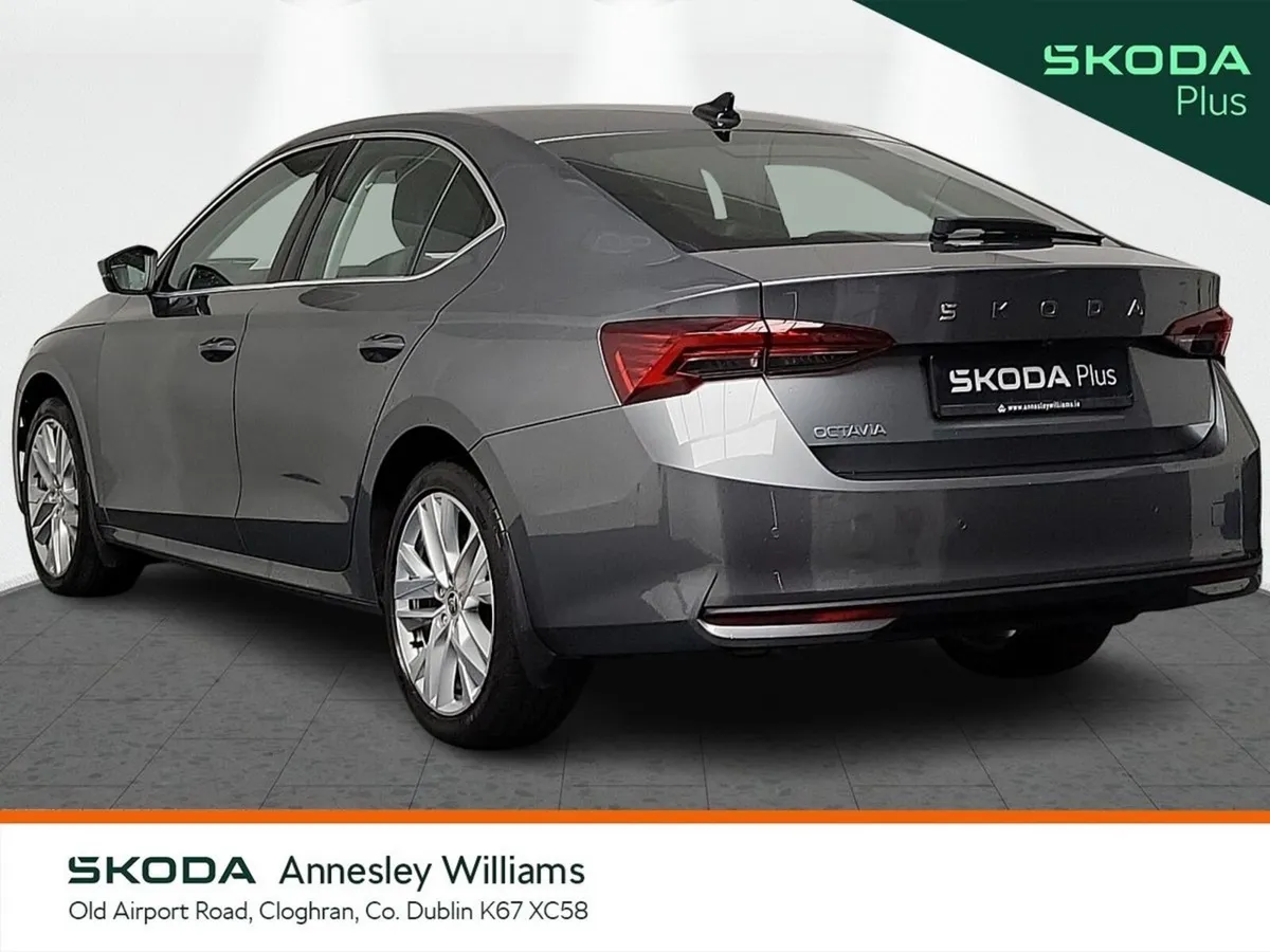 Skoda Octavia Saloon, Petrol, 2024, Grey