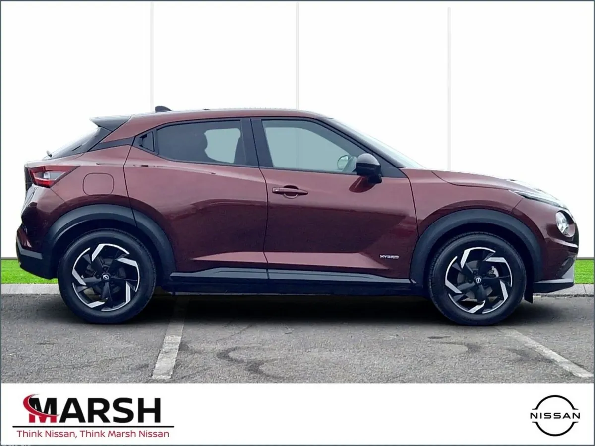 Nissan Juke SUV, Petrol Hybrid, 2023, Red