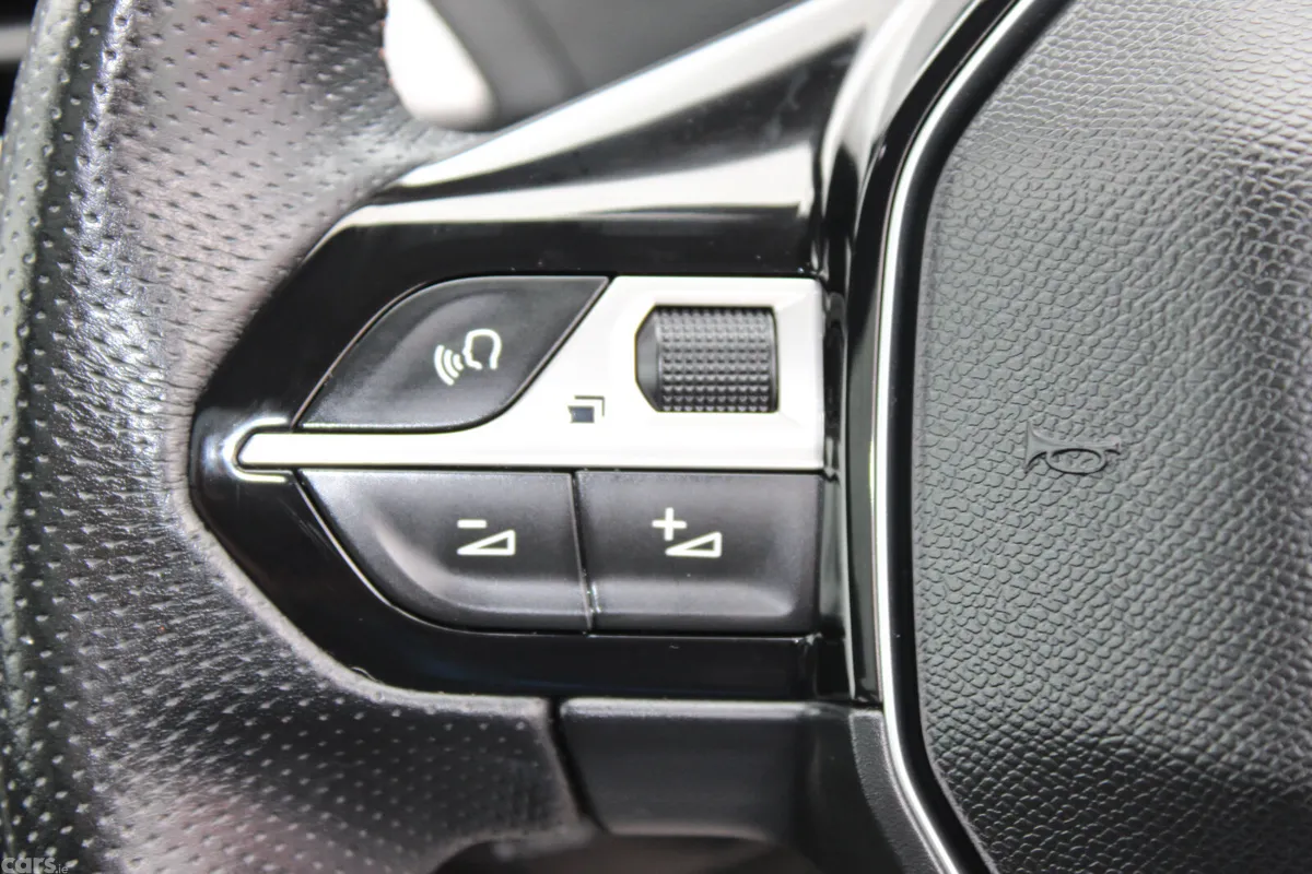 Peugeot 3008 MPV, Petrol, 2018, Grey
