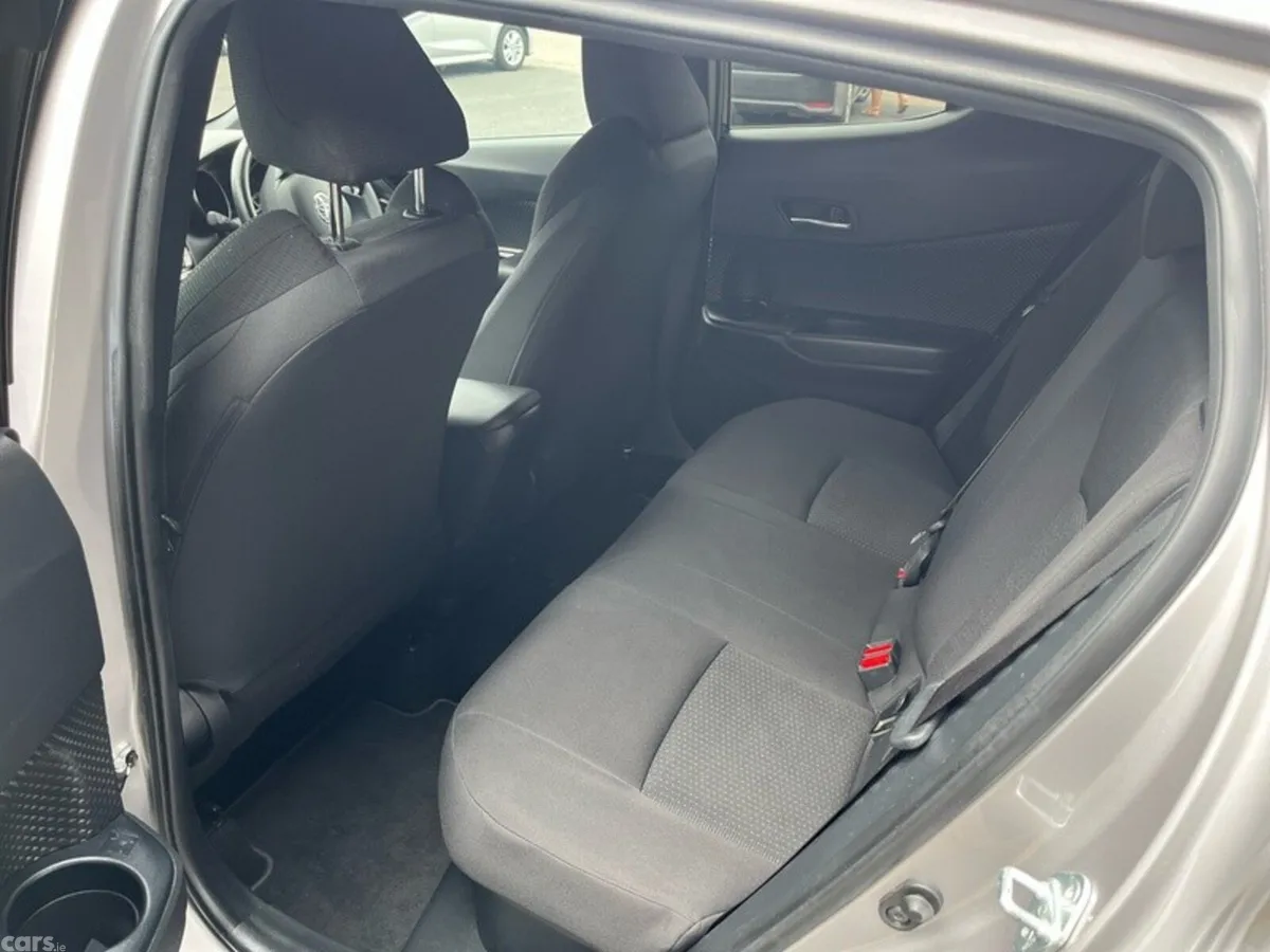 Toyota C-HR SUV, Petrol Hybrid, 2019, Grey