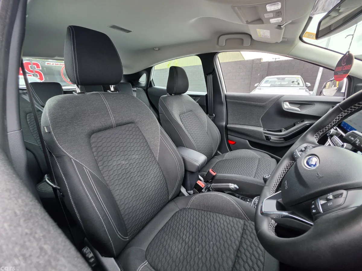 Ford Puma MPV, Petrol Hybrid, 2020, White
