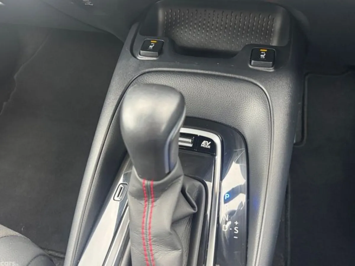 Toyota Corolla Hatchback, Petrol Hybrid, 2020, Silver