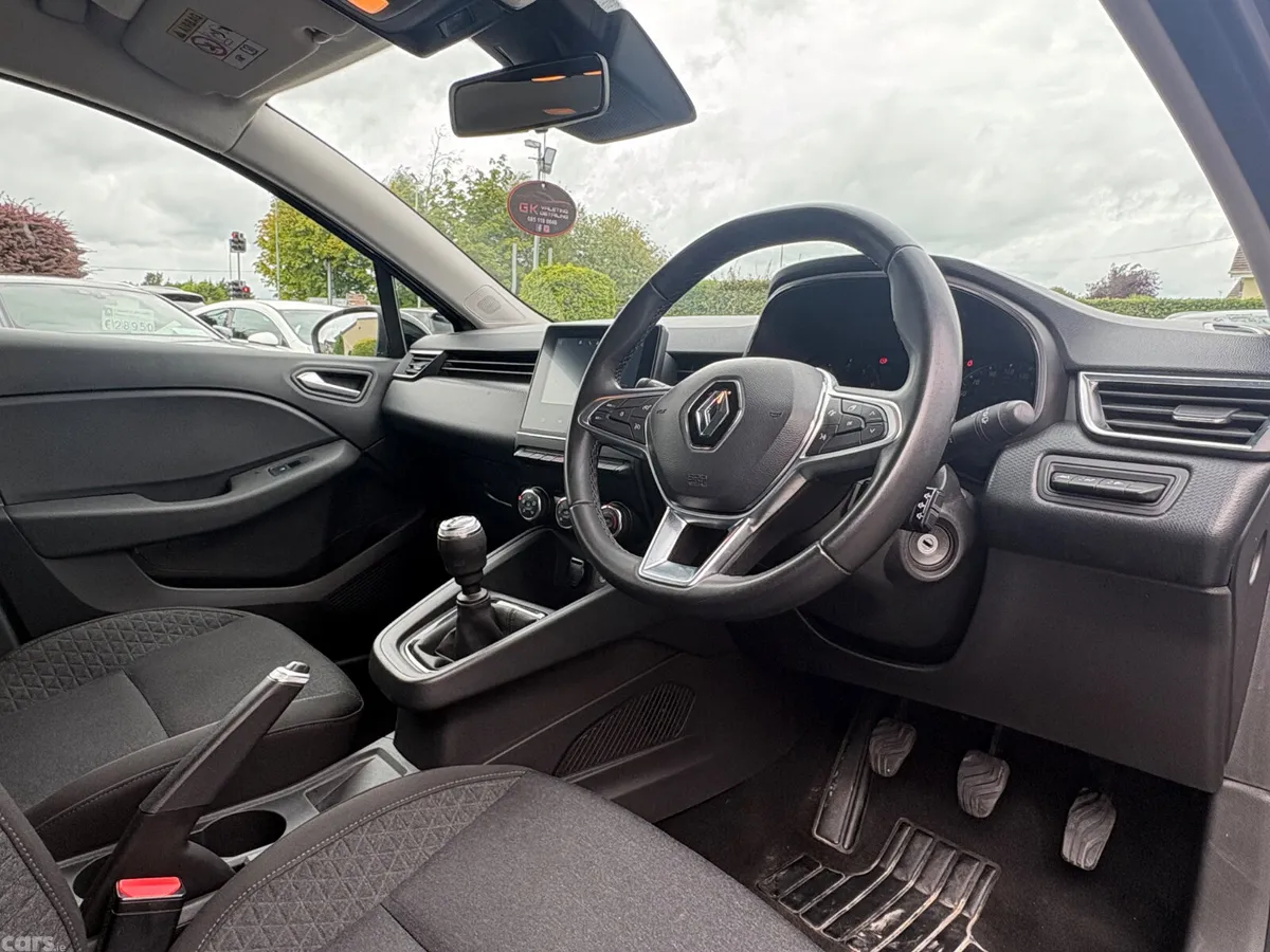 Renault Clio Hatchback, Petrol, 2023, Grey