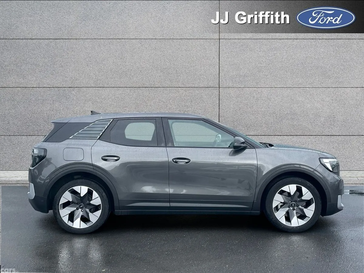 Ford Explorer MPV, Electric, 2026, Grey