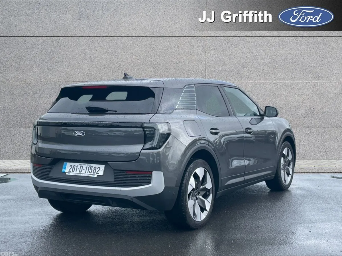 Ford Explorer MPV, Electric, 2026, Grey