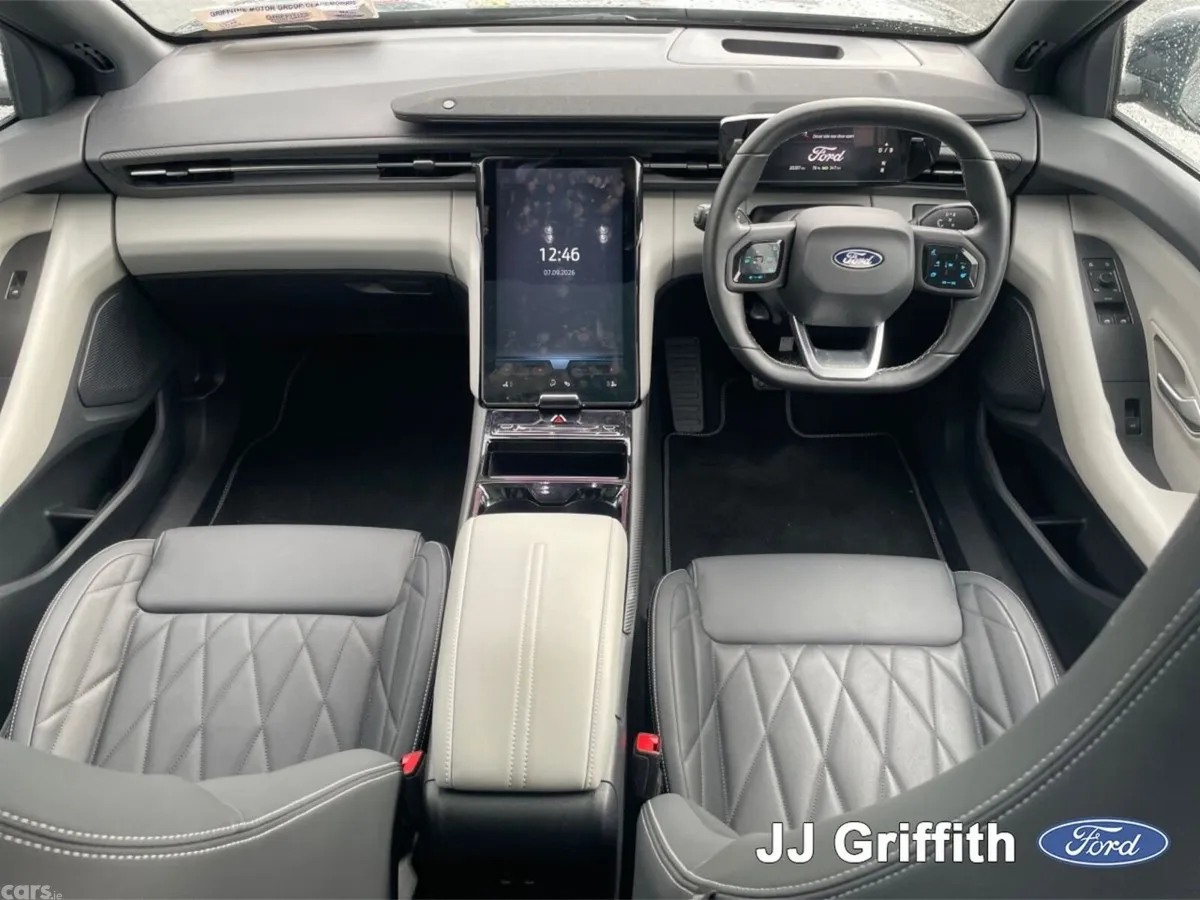 Ford Explorer MPV, Electric, 2026, Grey