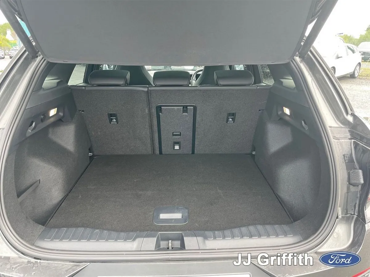 Ford Explorer MPV, Electric, 2026, Grey