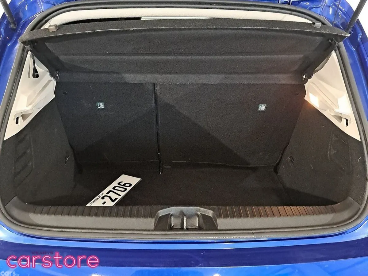 Renault Clio Hatchback, Petrol, 2021, Blue