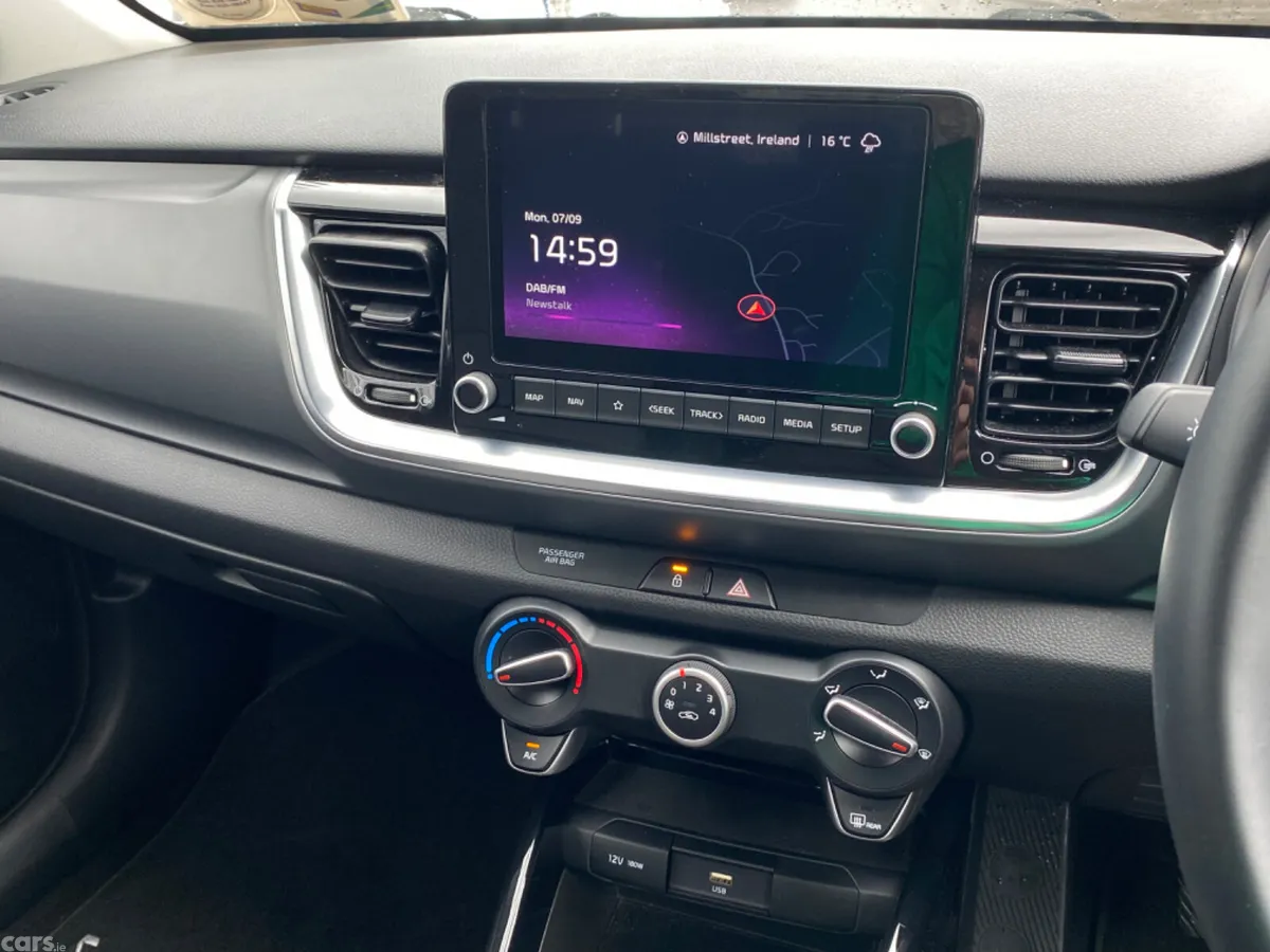 Kia Stonic Estate/Jeep, Petrol, 2025, Grey