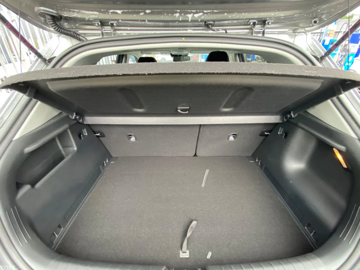 Kia Stonic Estate/Jeep, Petrol, 2025, Grey