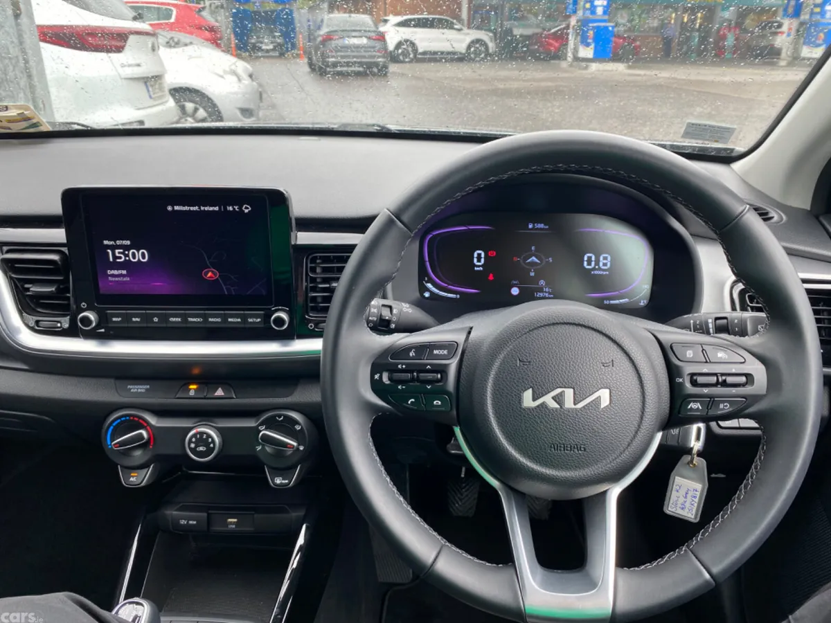 Kia Stonic Estate/Jeep, Petrol, 2025, Grey